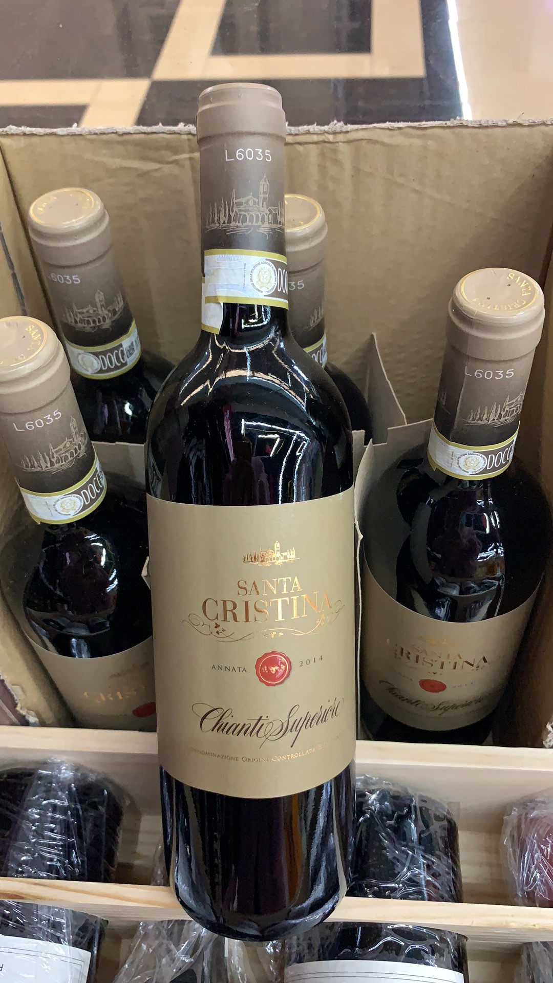 Chantaxtin dry red wine from Italy details Picture