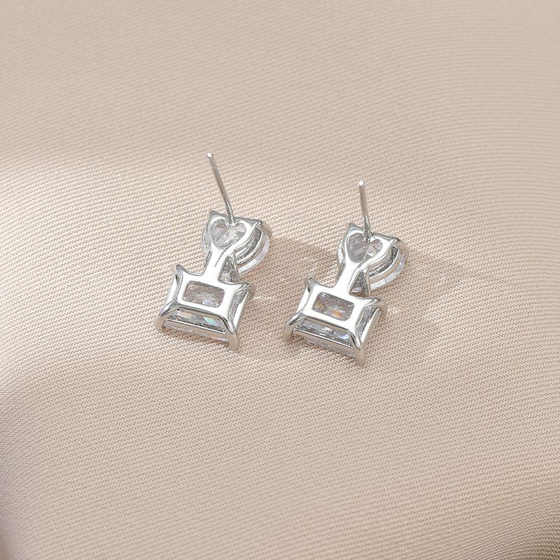 2022 New trendy and stylish stud earrings for women, S925 silver needle, high-end square earrings, personalized and popular heart-shaped earrings Specification image