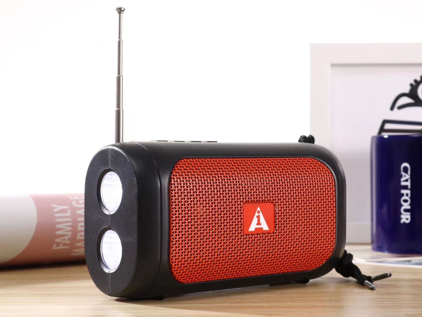 索歌品牌新款Al-139  双手电 太阳能 收音天线支架。TF卡 优盘 蓝牙音箱 热销款