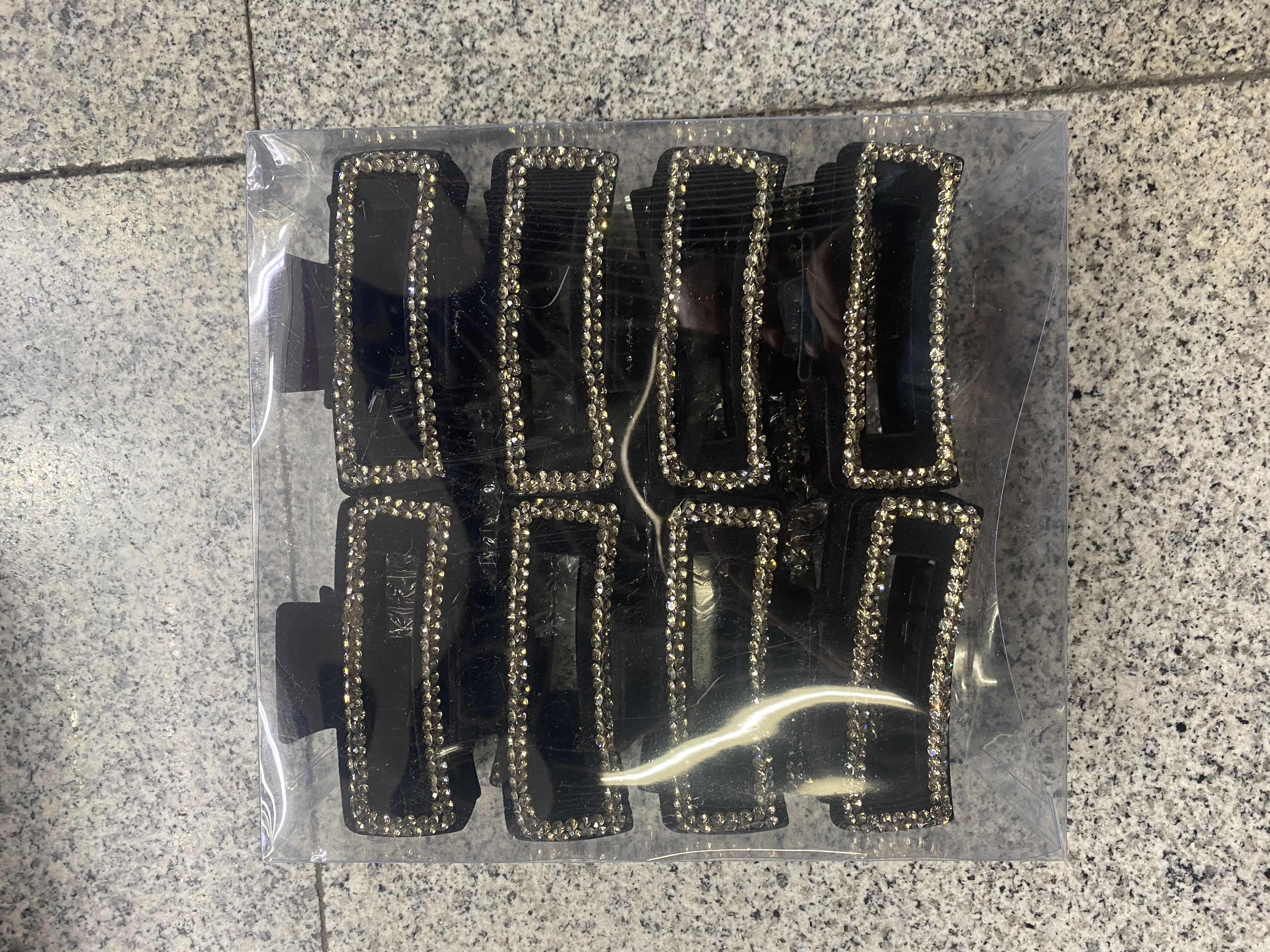 Rectangular full drill claw clamp