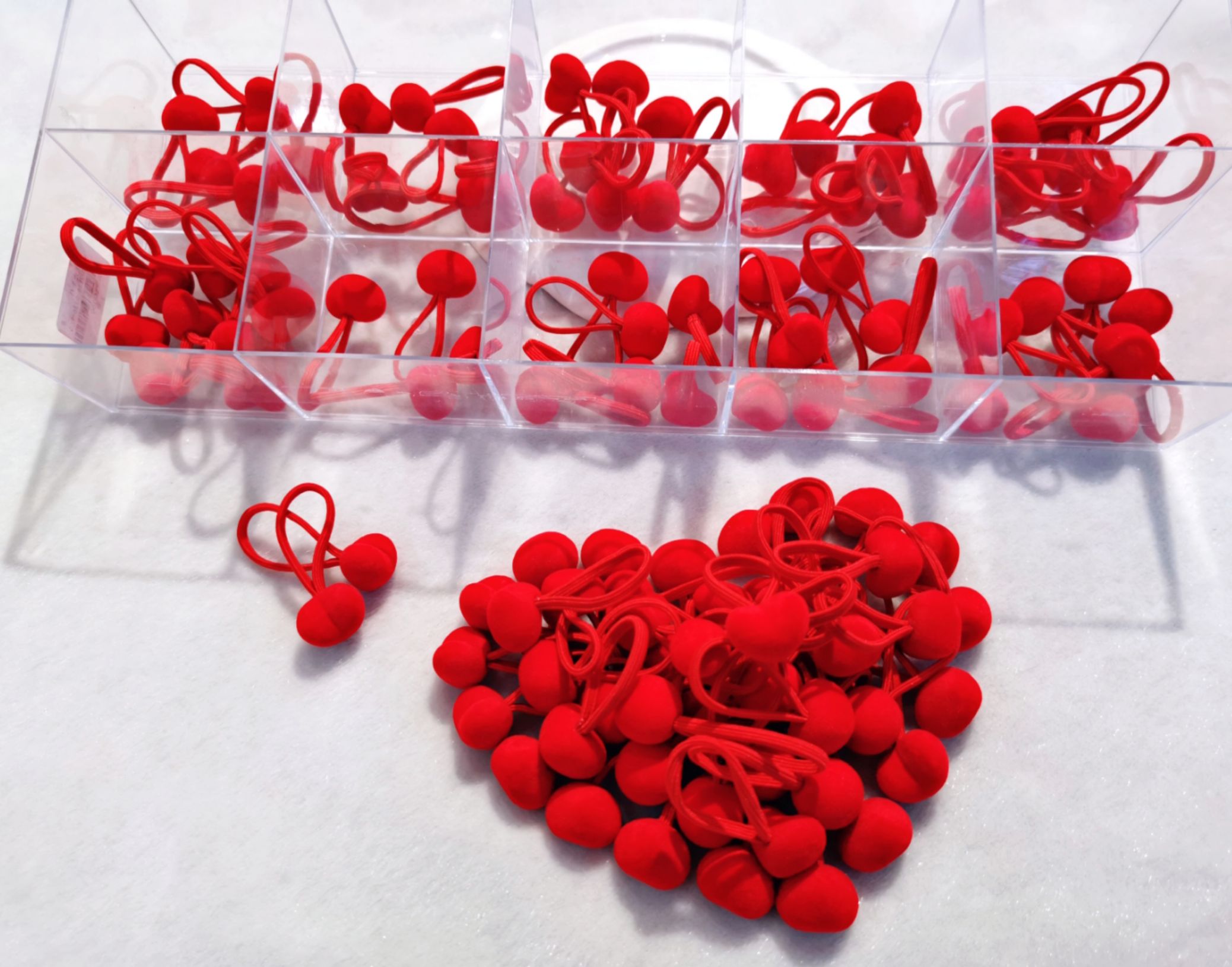 植绒大红圆珠(十格盒)详情图3