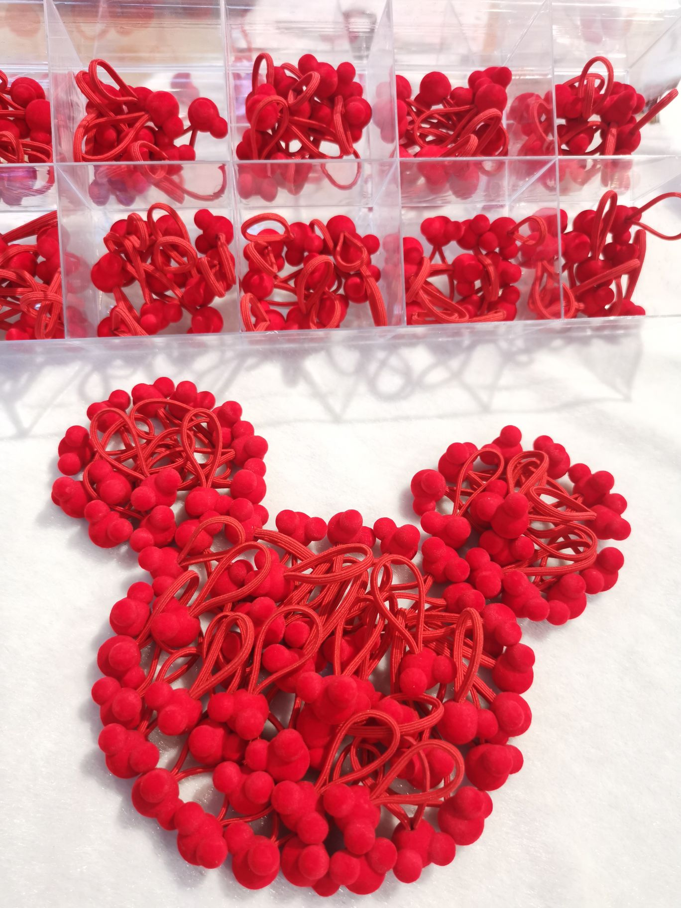 植绒大红米奇(十格盒)