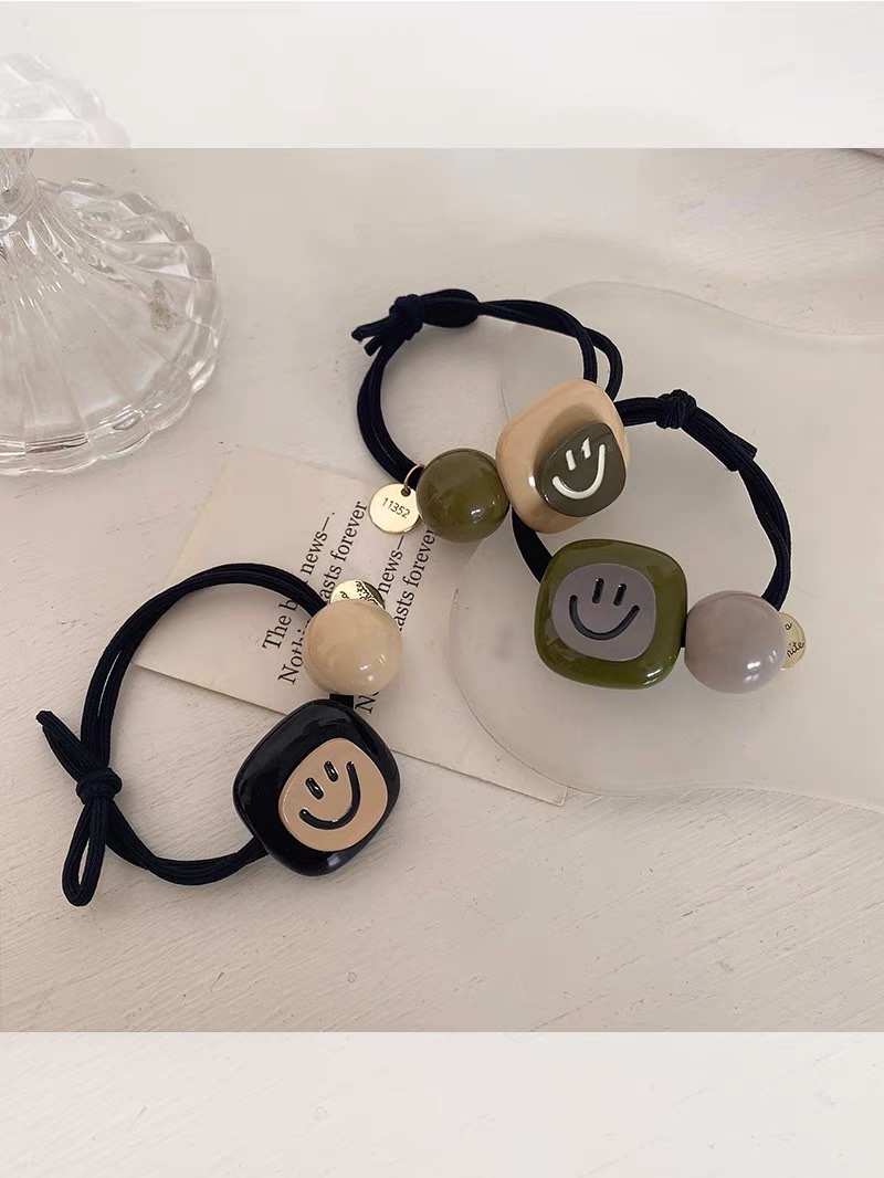 Emilia's Korean Instagram bear smiley face hair band, popular bun headband for women, simple and elegant, high elasticity hair tie accessory 036 Specification image