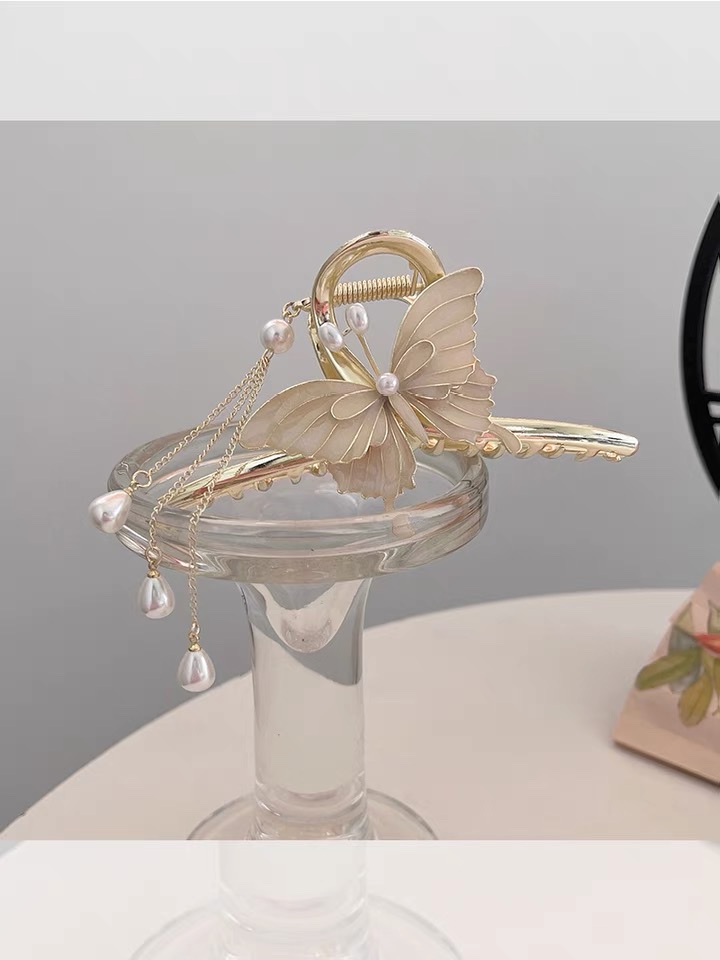 The "National Trend" series is vividly lifelike ~ Super ethereal butterfly tassel gripper, high-end autumn and winter hair clip, shark clip headwear at the back of women's heads details Picture