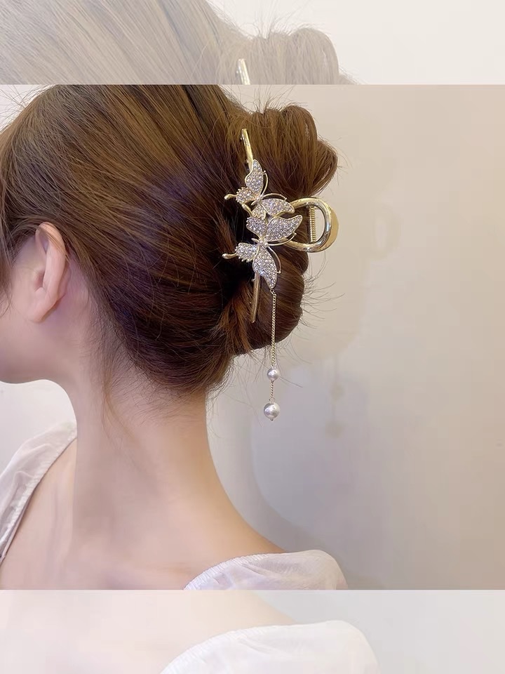 Metal hairpin, butterfly pendant at the back of the head, tassel pearl shark clip, high-end women's high-end large headwear grab clip