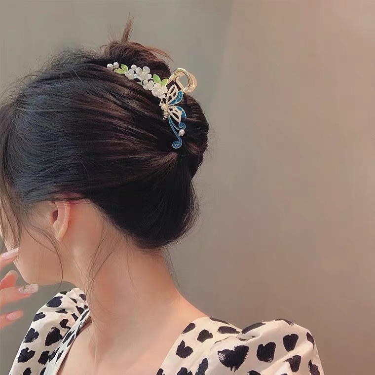 Super fairy lily of the valley, ice blue butterfly tassel, women's summer hairpin, shark clip, elegant hairpin headwear
