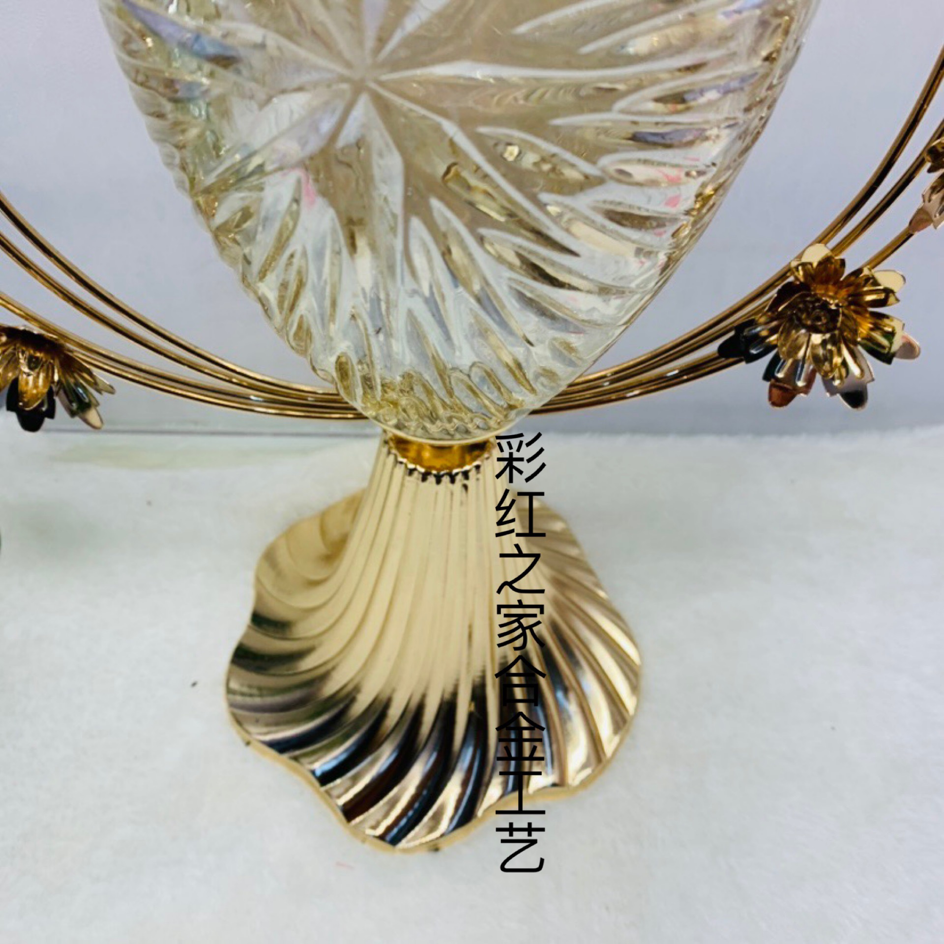 غرفة الجلوس والأثاث المصنوعة من زجاج معدنية في أوروبا Specification image