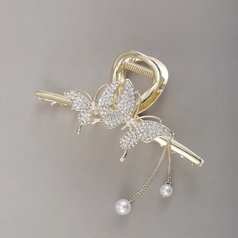 Metal hairpin, butterfly pendant at the back of the head, tassel pearl shark clip, high-end women's high-end large headwear grab clip Application Scenario