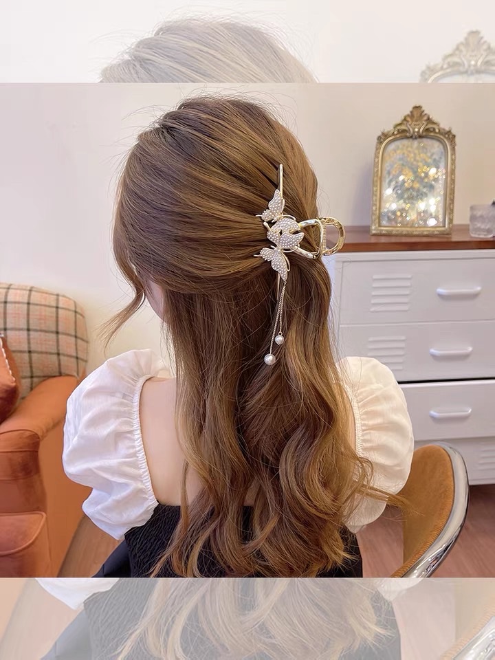 Metal hairpin, butterfly pendant at the back of the head, tassel pearl shark clip, high-end women's high-end large headwear grab clip Specification image