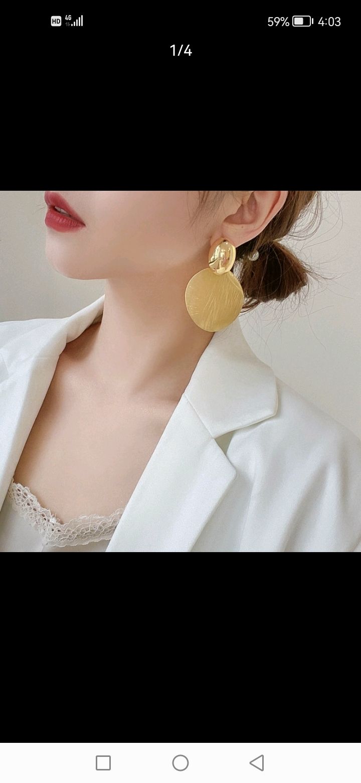 耳钉白底实物图