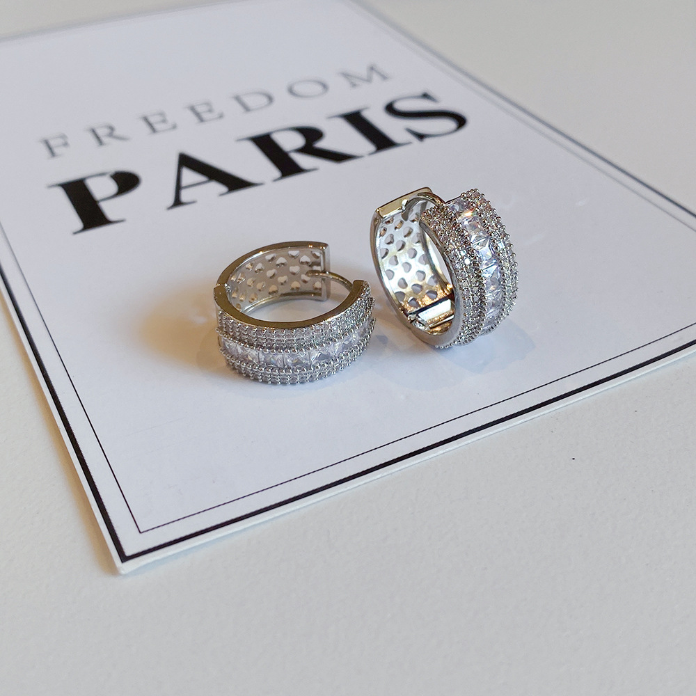 European and American foreign trade light luxury high-end color zircon ear buckle heavy industry earrings full of diamonds, individual trend Application Scenario