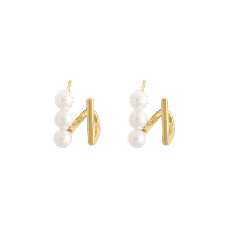 French geometric pearl earrings for women, 2022 new trendy, light luxury style, high-end stud earrings, niche design sense earrings Item Picture
