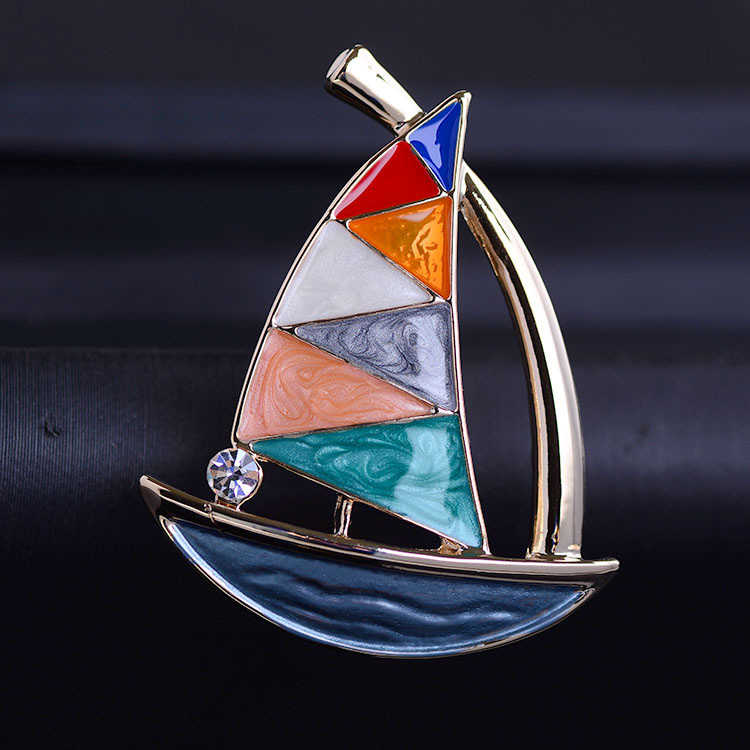 Elegant, cute and fashionable small sailboat brooch, enamel color accessories, clothing pins, clothing accessories Specification image