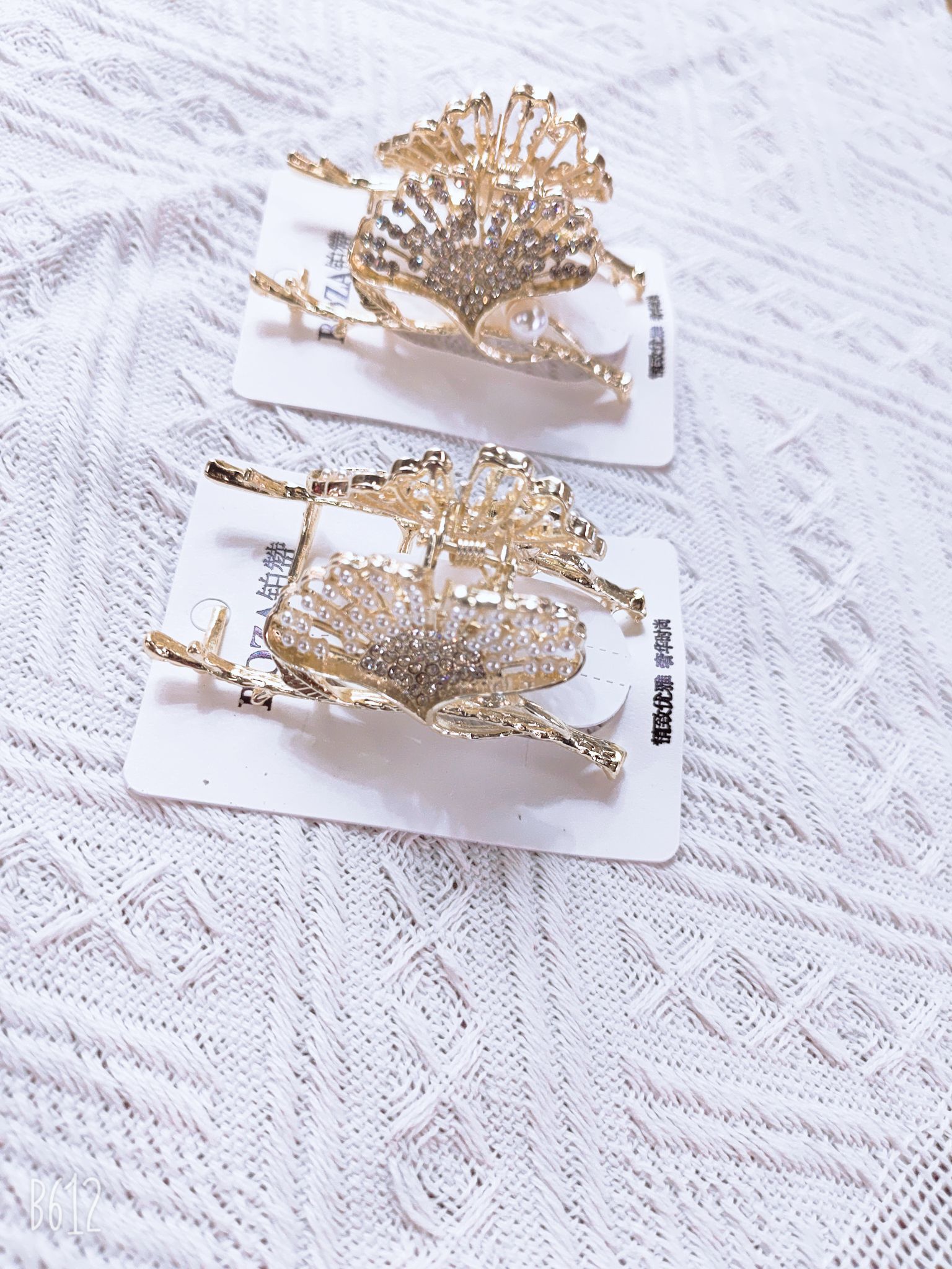 12 pieces of the new Korean wave cute children's rose gold small hair claw crown blue package each Specification image