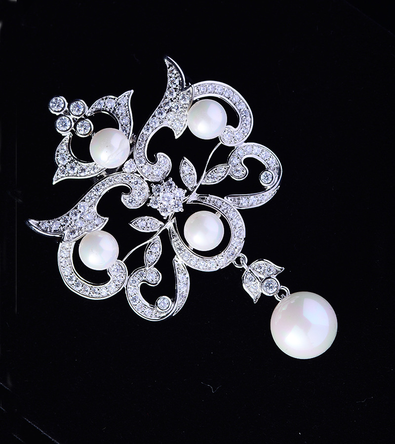 Korean court-style elegant pearl brooch, creative, elegant and individual brooch, simple and fashionable brooch, new high-end for women Application Scenario