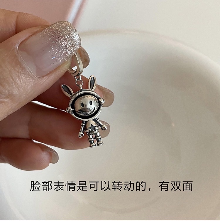 The latest double-sided flip cute rabbit autumn and winter versatile sweater chain from Dongdaemun