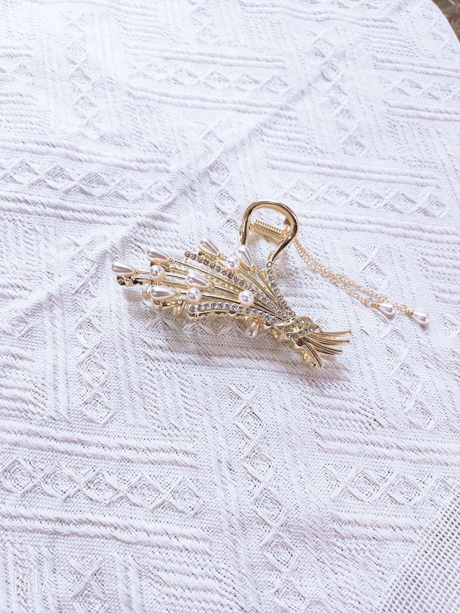 Ginkgo biloba leaf 5 cm full diamond medium-sized gripper. 12 per pack. Application Scenario