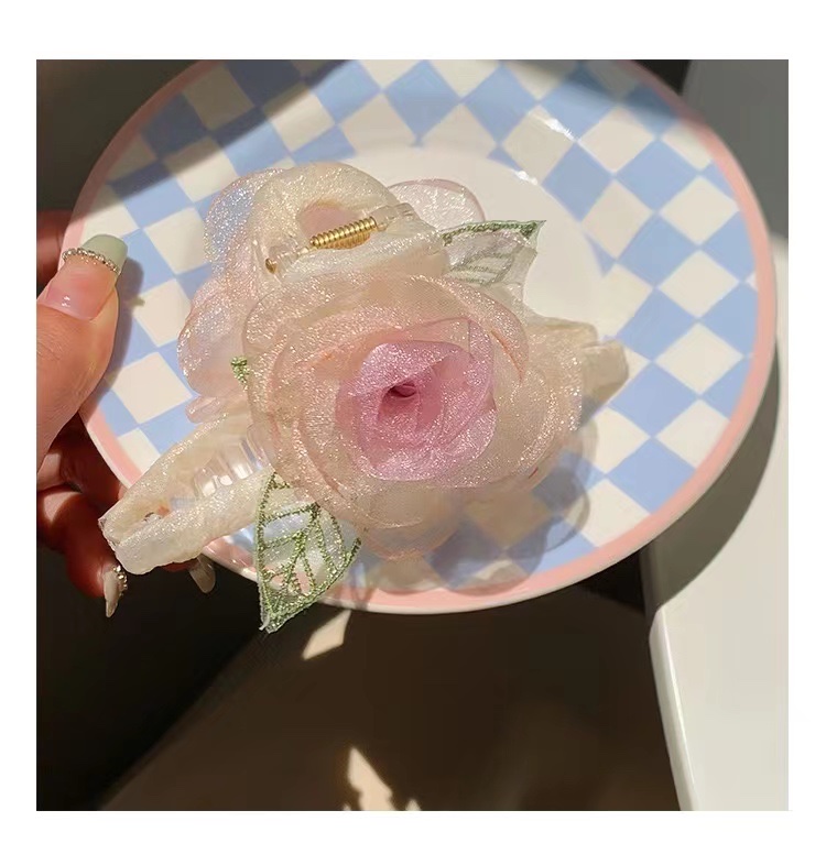 The hibiscus flower has large claws