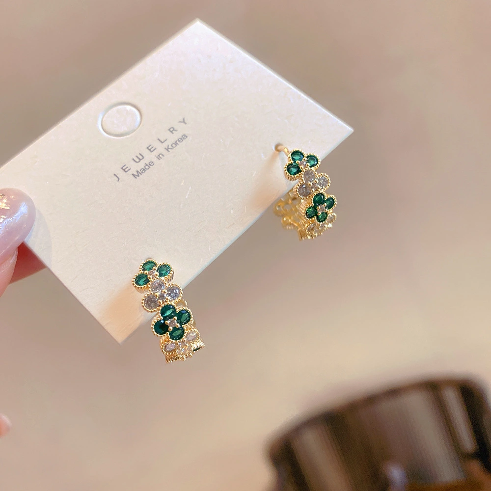 The exquisite and high-end green leaf ear loops and earrings are the same style as those in the 2022 autumn and winter live stream detail image 3