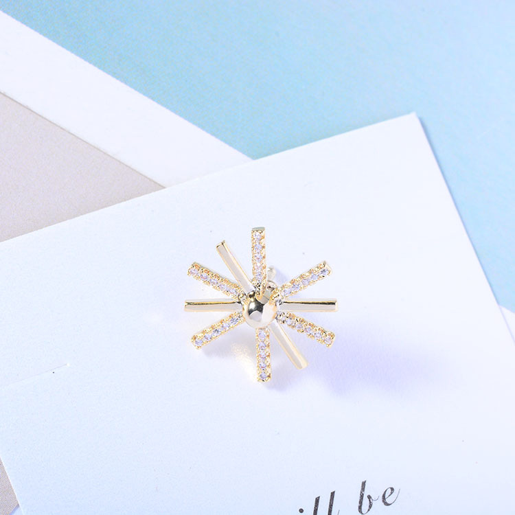 Korean fashionable, simple and personalized small brooch, creative and simple sunflower brooch, suitable for both men and women, design pin, elegant clothing and decoration, trendy new style Specification image