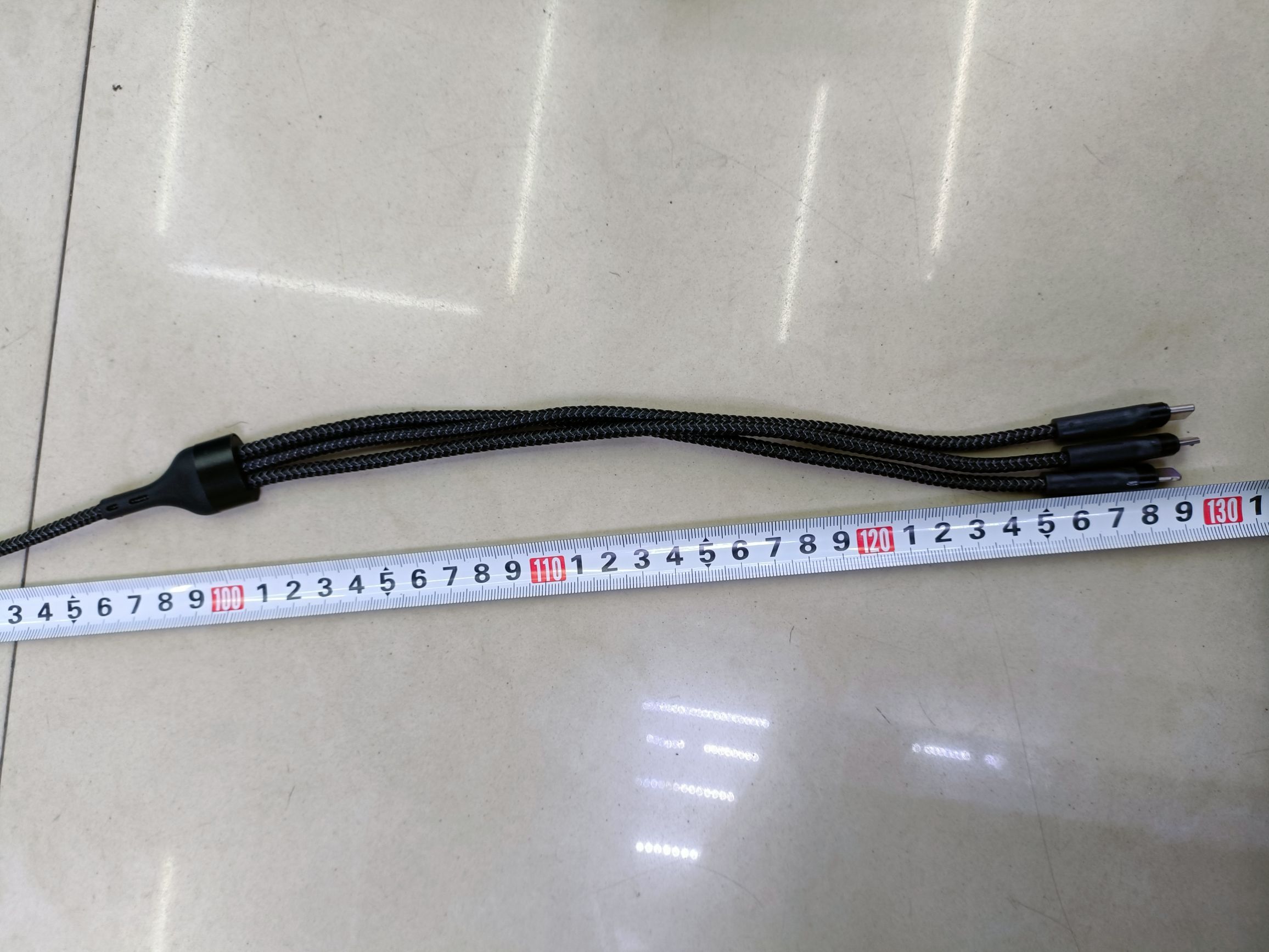 1.3-meter nylon fast charging one drag three data cables Item Picture