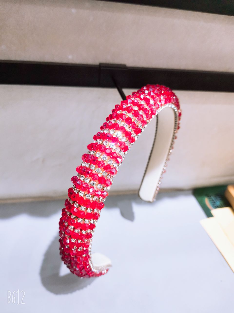 Handcrafted luxurious water diamond sponge hair band, high top, wide edge, versatile, face-enhancing, small pressure, full diamond flash headband, women's hair accessory detail image 6