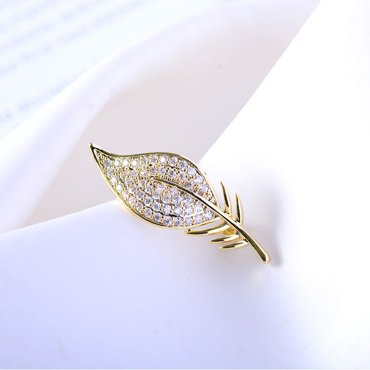 018 Fashionable and Cute Leaf Brooch, Leaf Personality, Leaf accessory, Small brooch Personality, New fashionable and elegant, fashionable and cute Small pin in stock details Picture