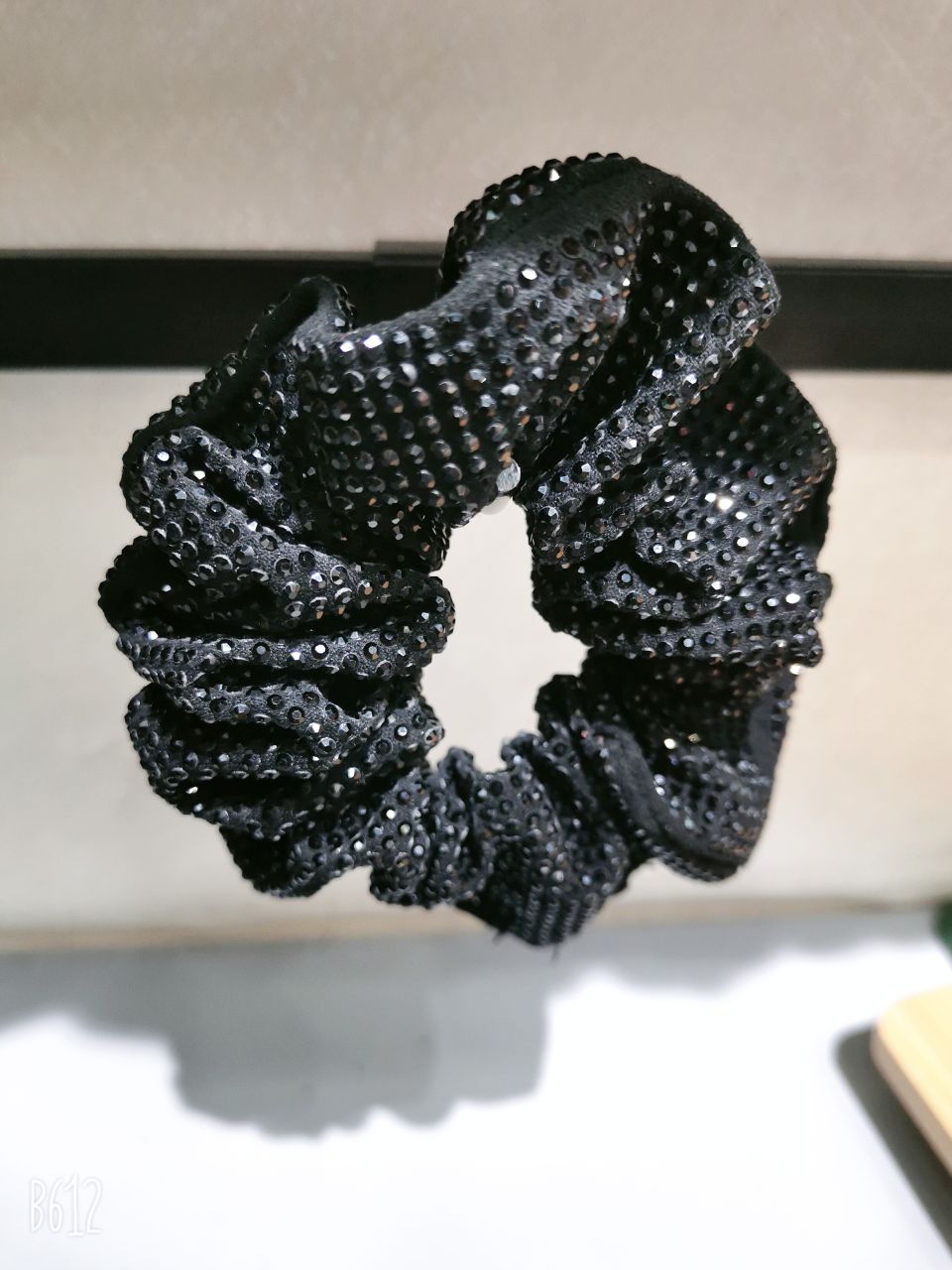 Fashionable and retro French rhinestone large intestine hair band, versatile for going out, leather band women's hair tie, elegant Korean hair tie detail image 4