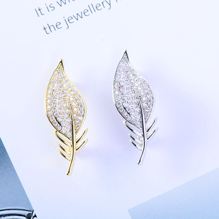 018 Fashionable and Cute Leaf Brooch, Leaf Personality, Leaf accessory, Small brooch Personality, New fashionable and elegant, fashionable and cute Small pin in stock Application Scenario