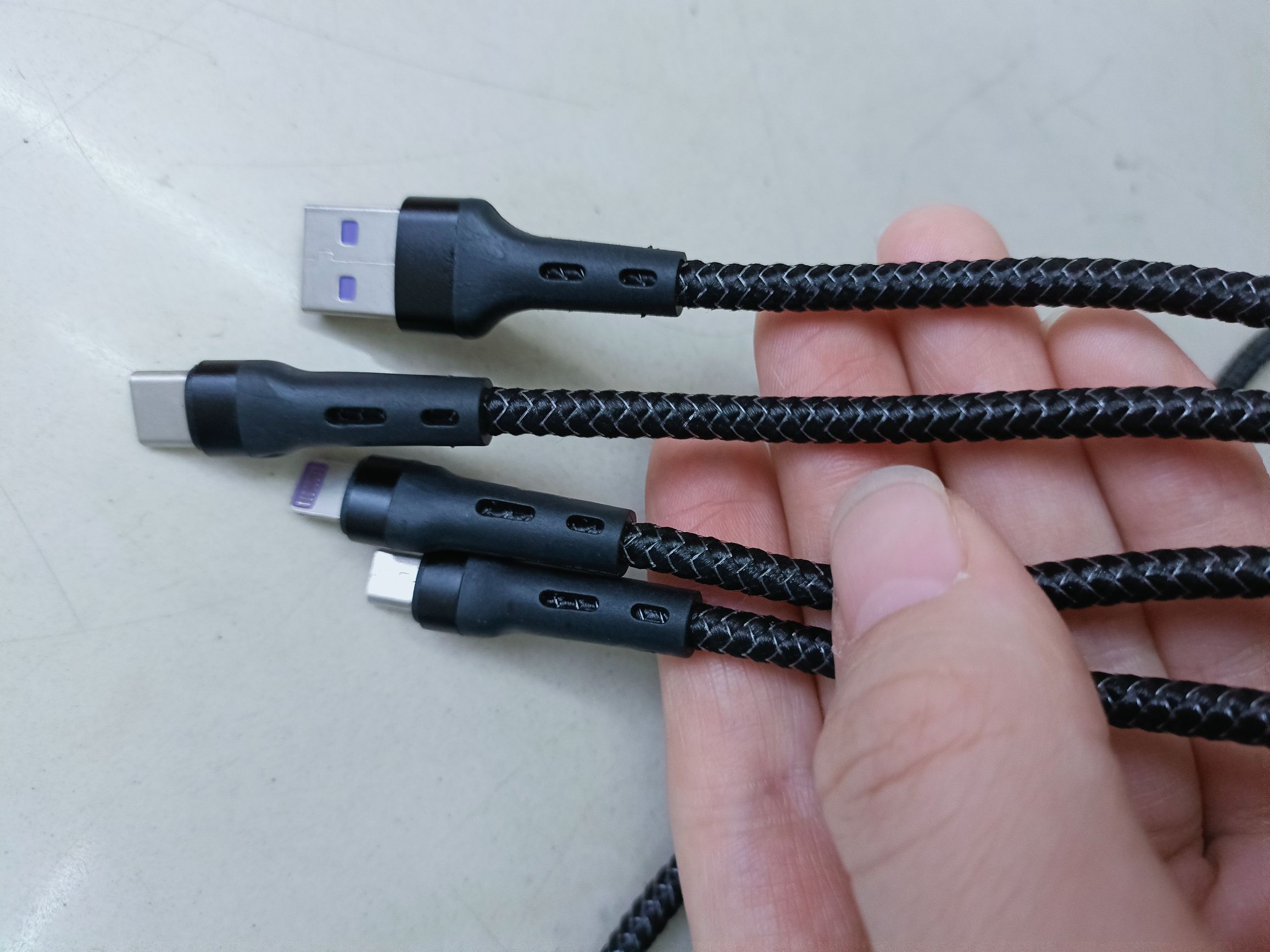1.3-meter nylon fast charging one drag three data cables Specification image