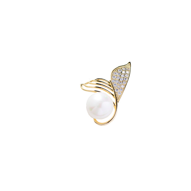015 Elegant, fashionable and simple fishtail personalized pearl zircon personalized dress accessories Simple stock brooch and brooch personalized simple style Simple, fun brooch Item Picture