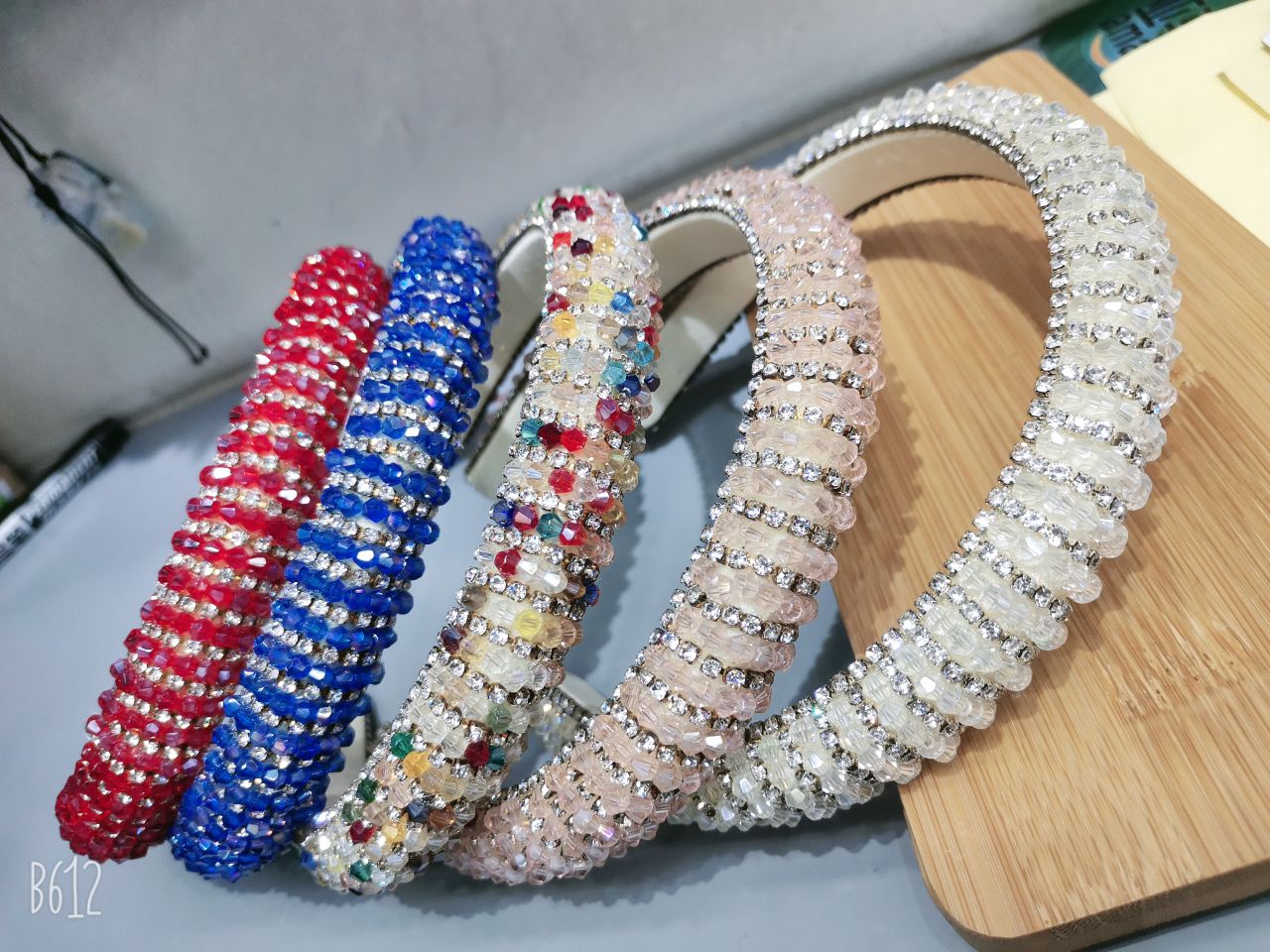 Handcrafted luxurious water diamond sponge hair band, high top, wide edge, versatile, face-enhancing, small pressure, full diamond flash headband, women's hair accessory
