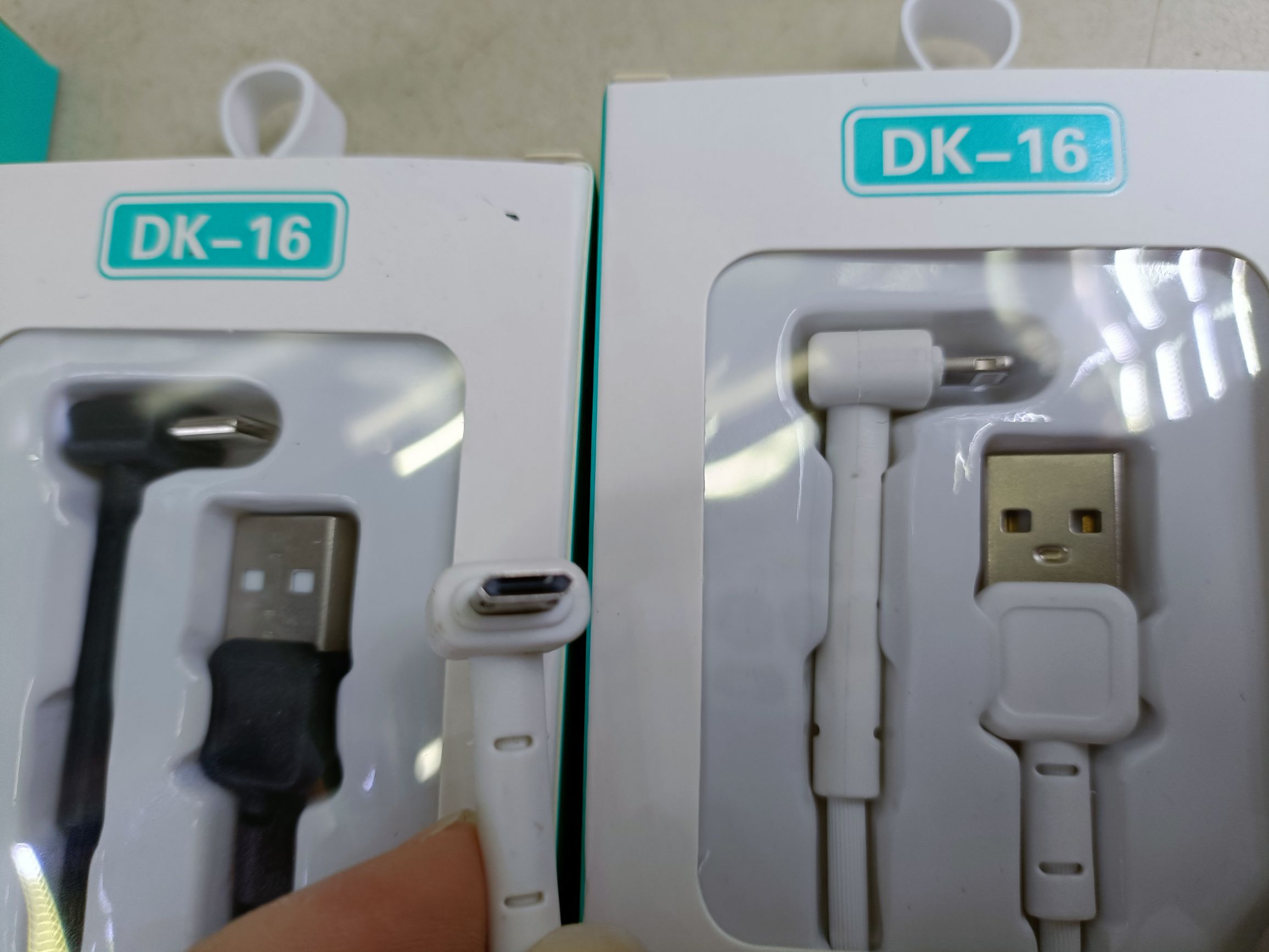 The fine-line bracket data cable comes with a built-in bracket function detail image 10