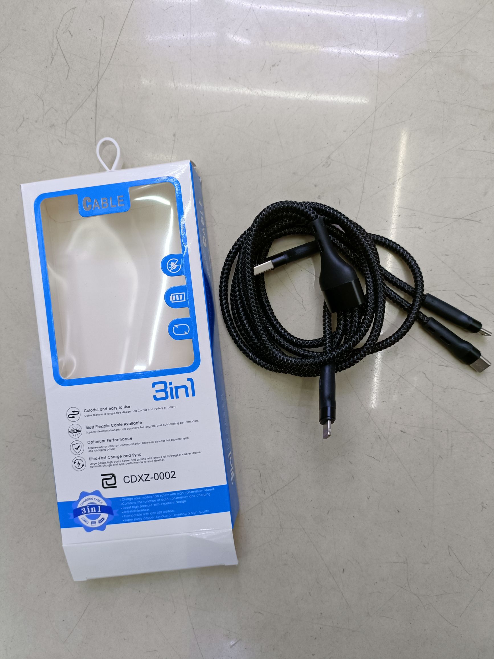 1.3-meter nylon fast charging one drag three data cables detail image 8