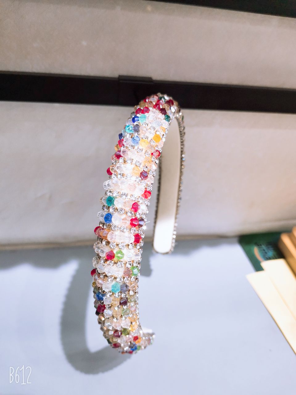 Handcrafted luxurious water diamond sponge hair band, high top, wide edge, versatile, face-enhancing, small pressure, full diamond flash headband, women's hair accessory detail image 4