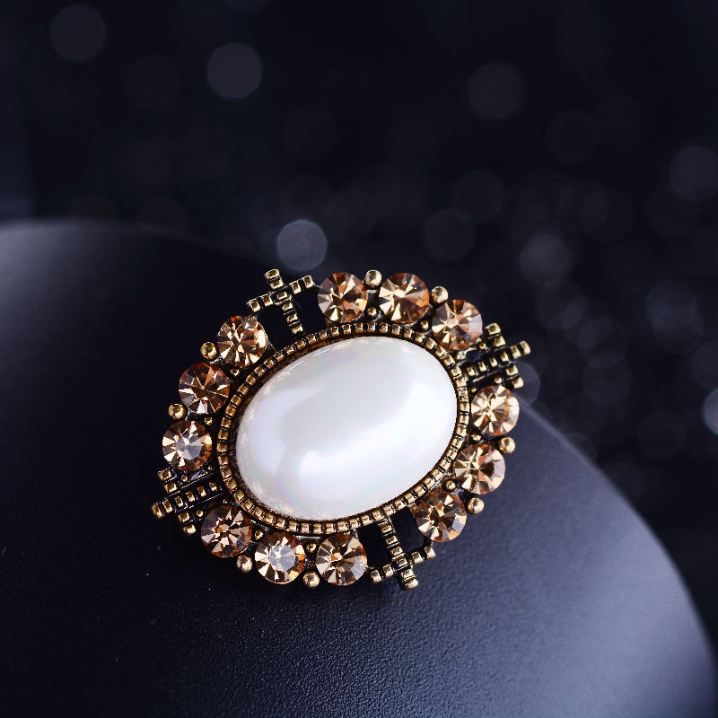 020 Korean style, fashionable and elegant, trendy European and American style round brooch, cute, simple and individual, fashionable and cute women's accessory clothing accessory brooch