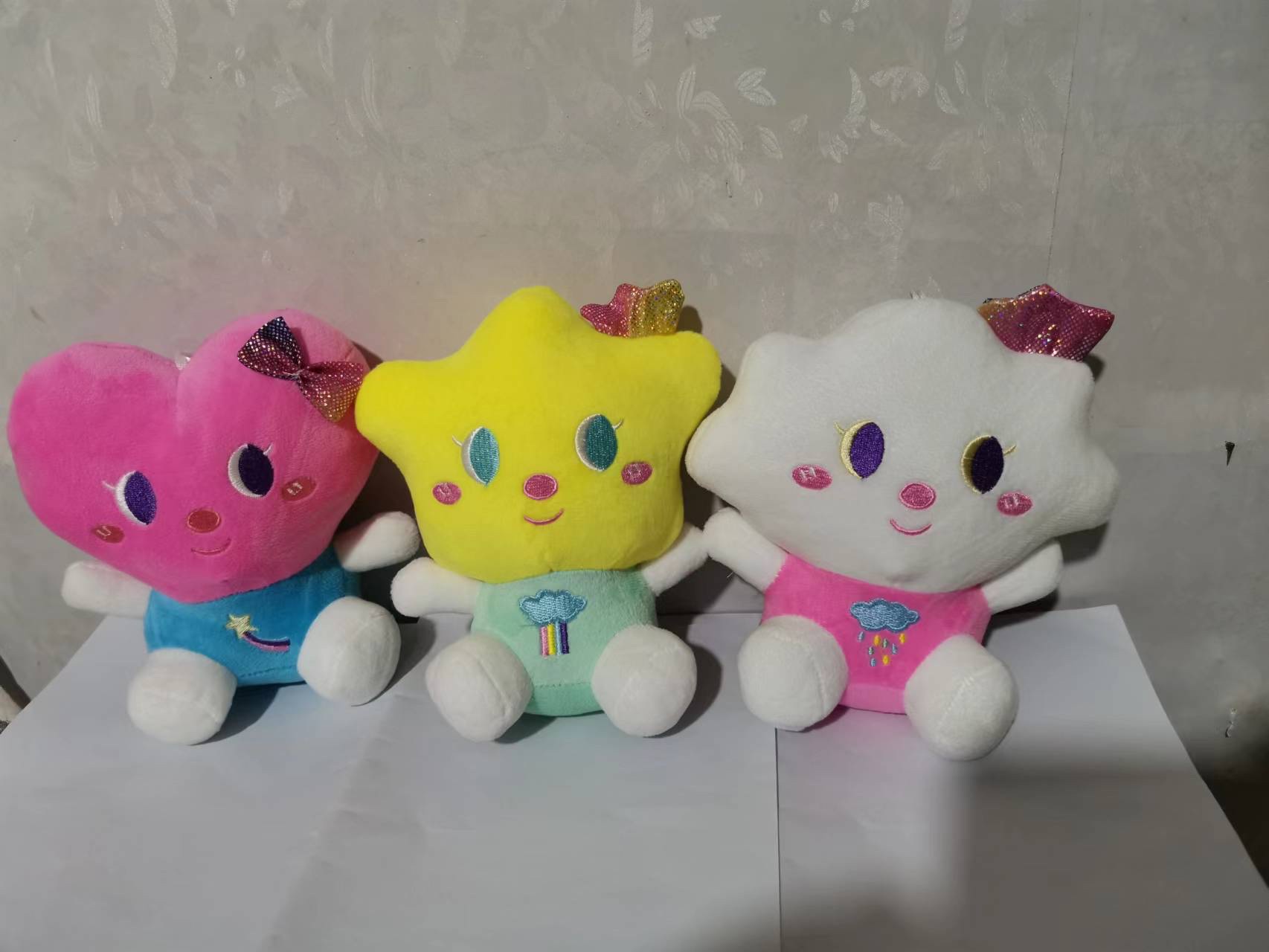 7-inch plush toy pendant with five-star head, polyester 1