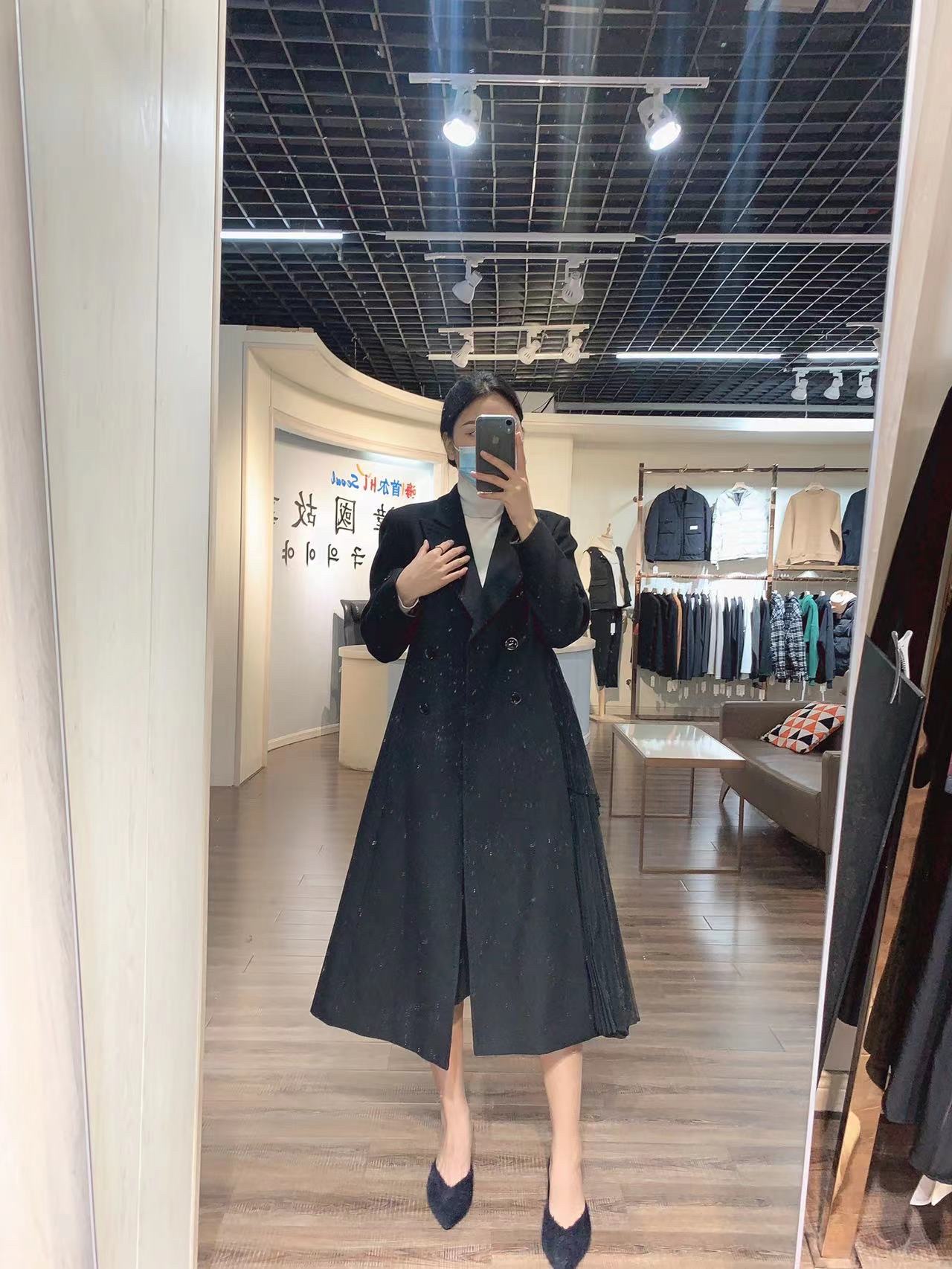 韩国故事🇰🇷2022A/W韩国设计师款 黑色澳毛 褶皱拼纱大衣