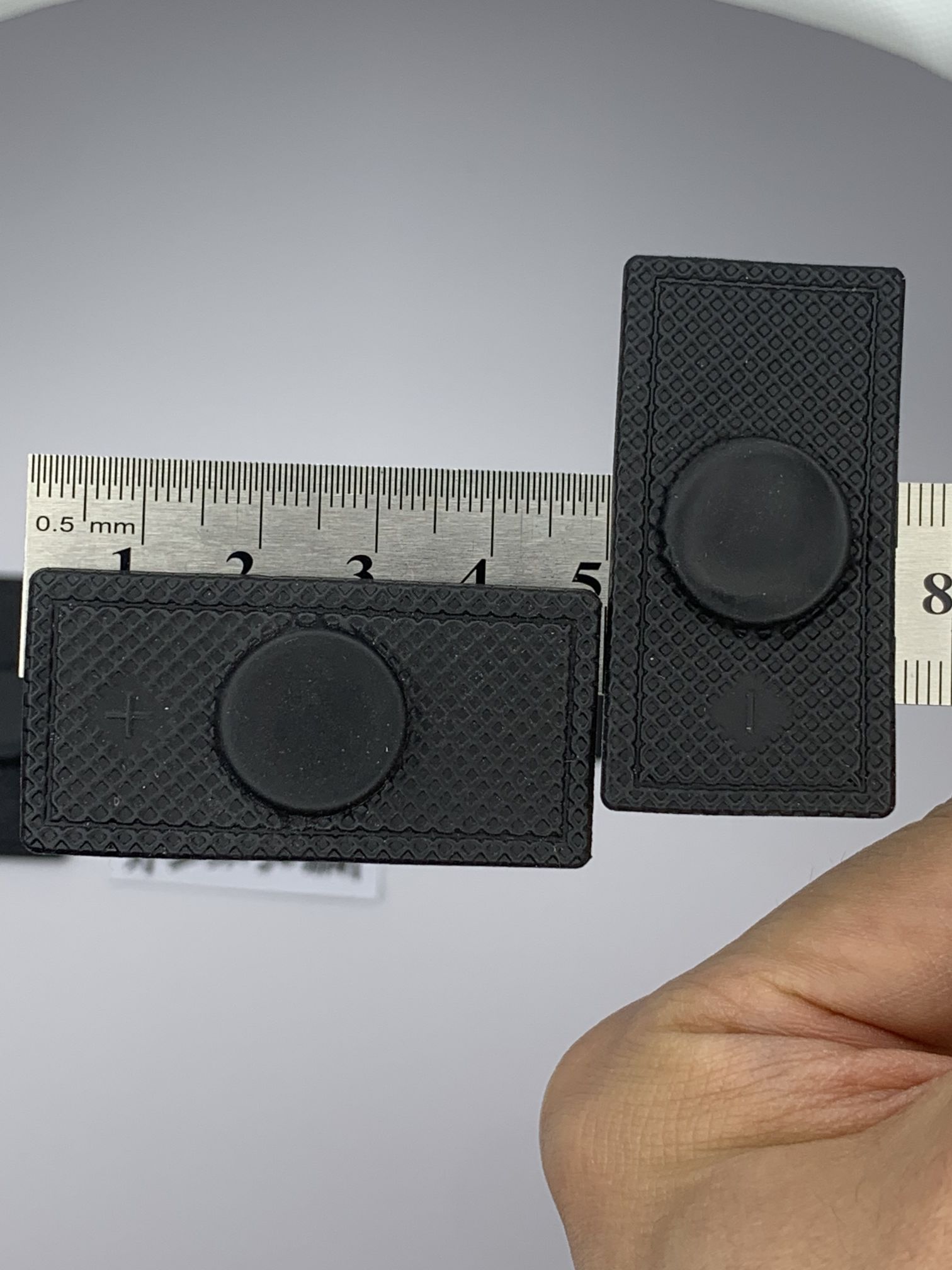 服装纽扣/磁扣/衣领磁钮白底实物图