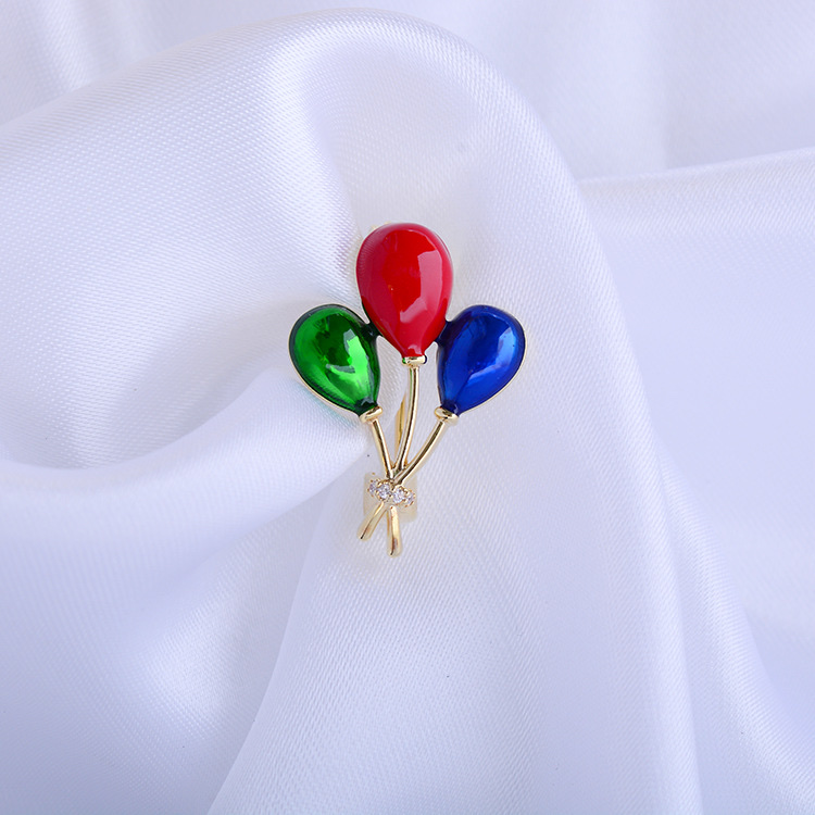 019 Korean version fashionable, elegant and cute ladies' brooch, creative and elegant declaration of love balloon, fun pin, simple clothing accessory, personalized unisex accessory Item Picture