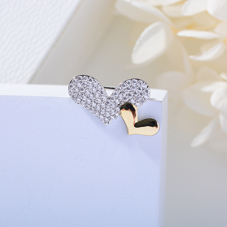 030 Korean version fashionable and elegant Ginkgo leaf trendy European and American style round brooch cute, simple and individual fashionable and cute women's accessory clothing accessory brooch Specification image