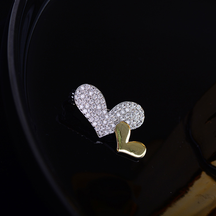 030 Korean version fashionable and elegant Ginkgo leaf trendy European and American style round brooch cute, simple and individual fashionable and cute women's accessory clothing accessory brooch details Picture