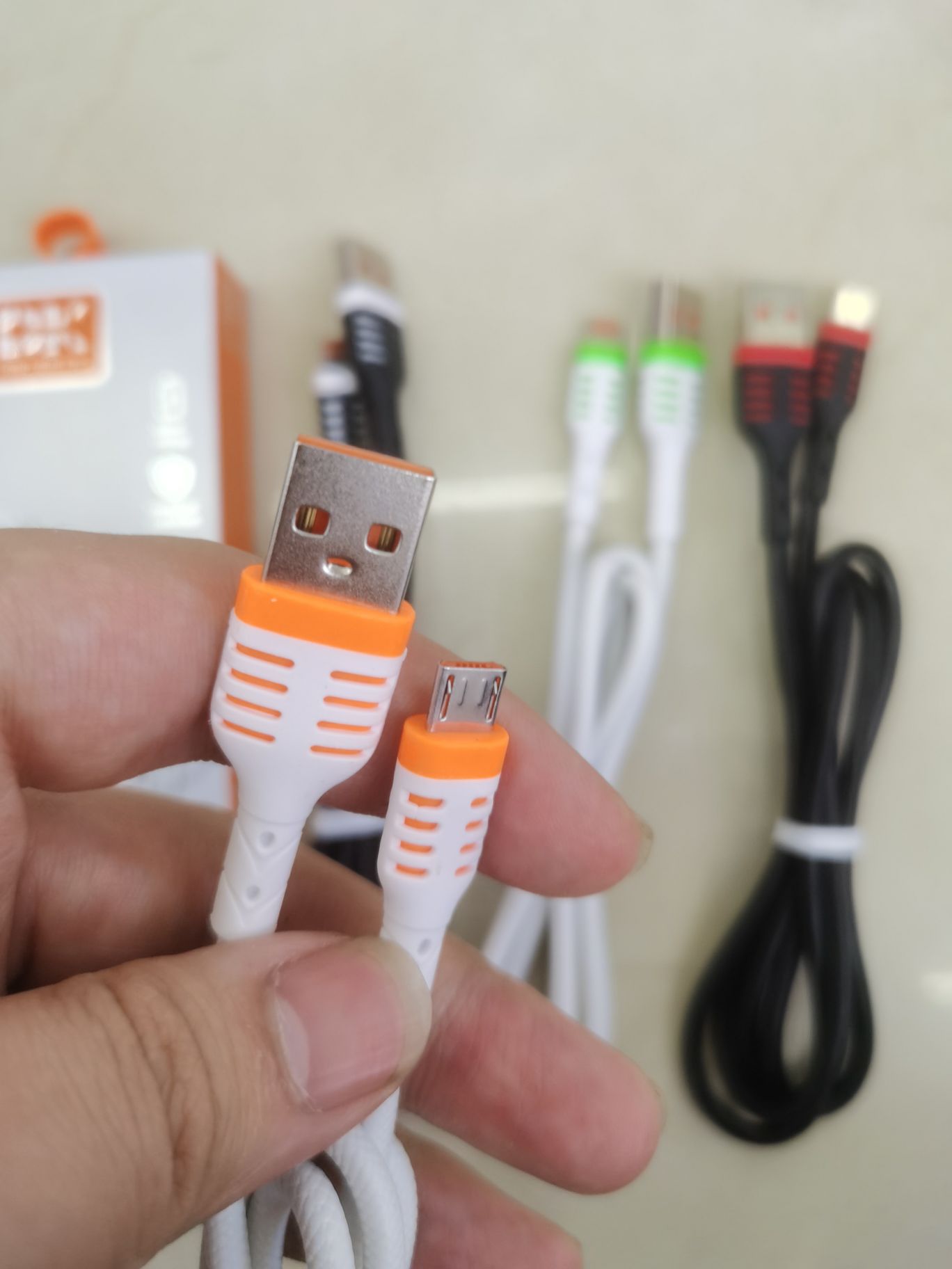 There are three types of interfaces for embossed mesh red wire mobile phone data cables detail image 4