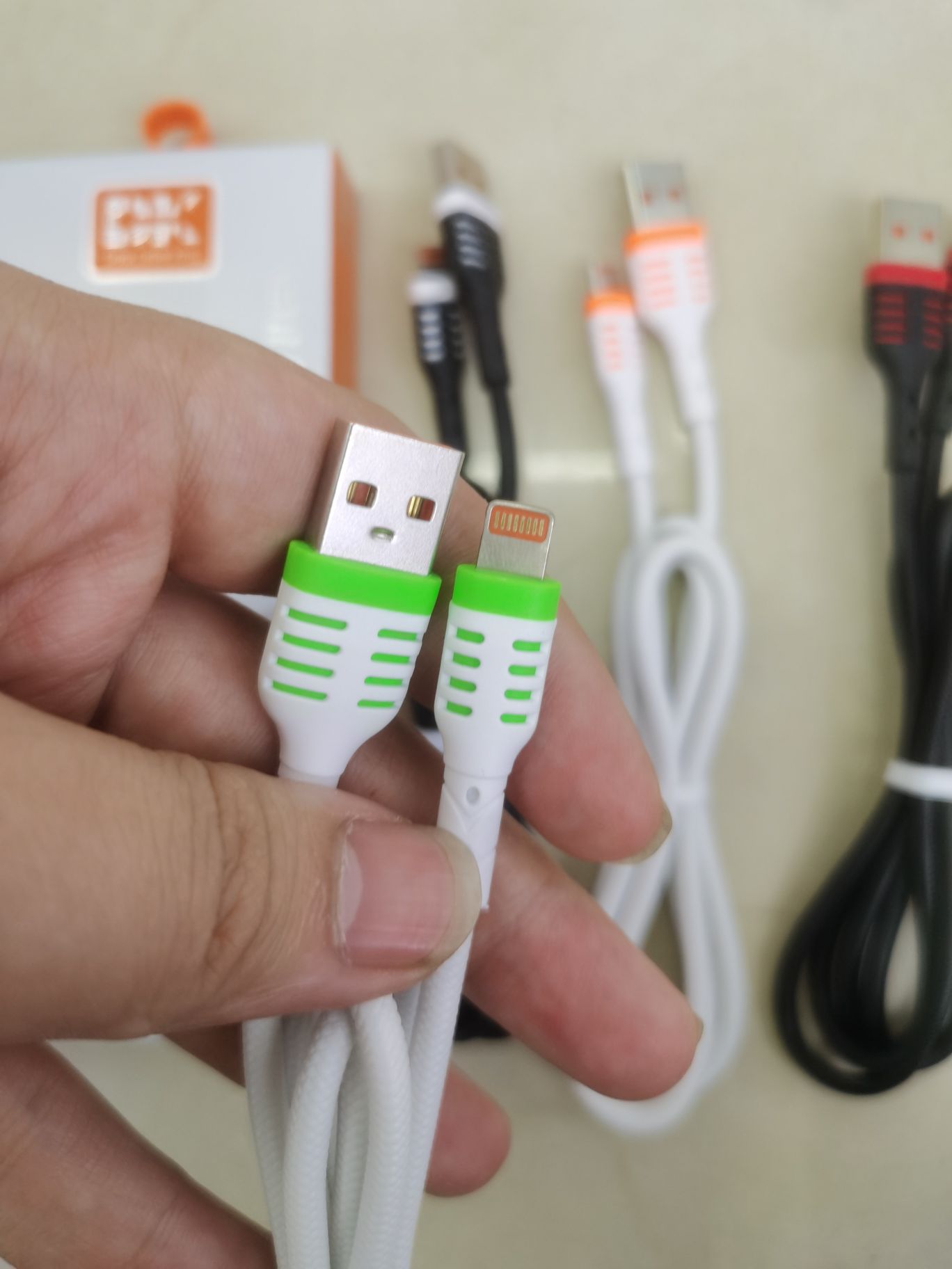 There are three types of interfaces for embossed mesh red wire mobile phone data cables detail image 3