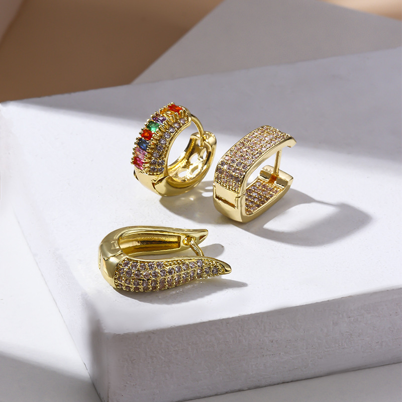 The new geometric shape, niche design, European and American light luxury zircon ear buckle earrings are fashionable detail image 5