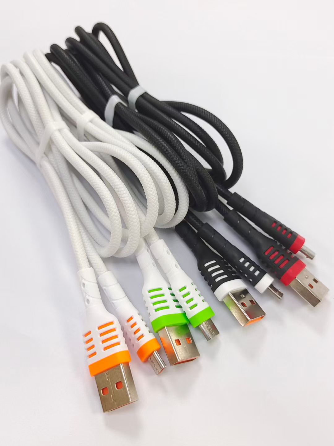 There are three types of interfaces for embossed mesh red wire mobile phone data cables detail image 8