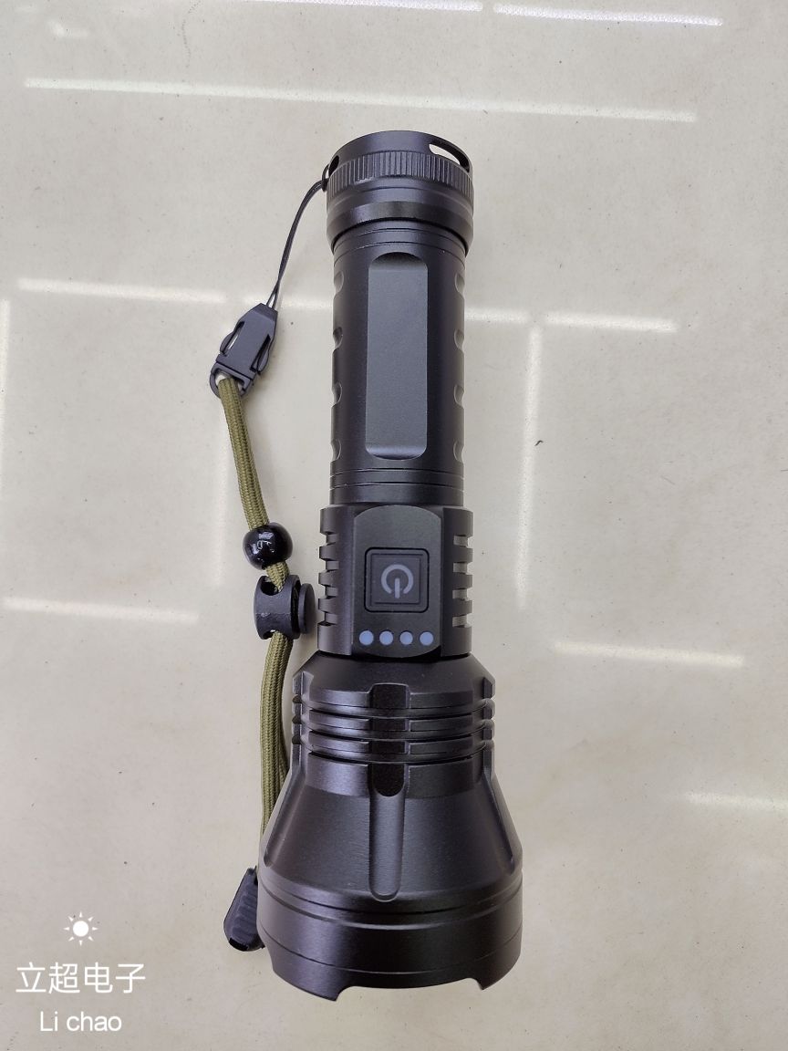 The laser flashlight has an ultra-strong light and is extendable