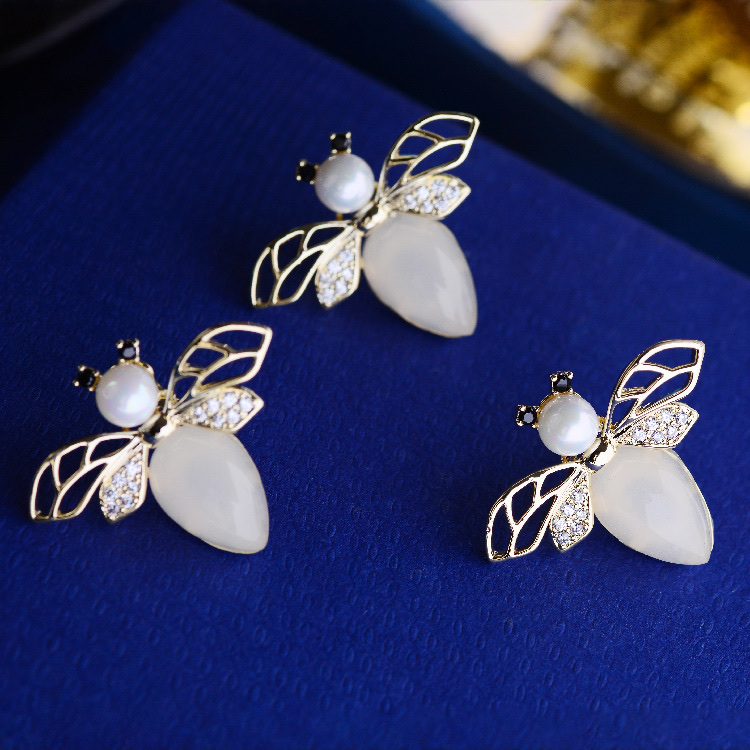 032 Korean version fashionable and elegant Ginkgo leaf trendy European and American style round brooch cute, simple and individual fashionable and cute women's accessory clothing accessory brooch