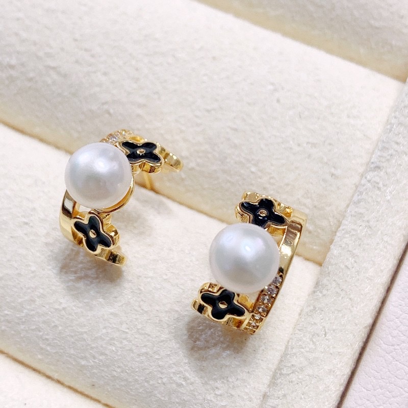 雅思比黛2022新款黑色四叶草耳环气质百搭天然淡水珍珠耳钉925银针耳饰