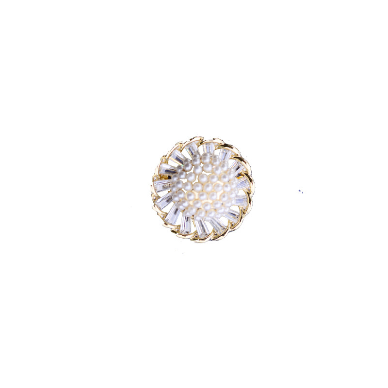 033 Korean version fashionable and elegant Ginkgo leaf trendy European and American style round brooch cute, simple and individual fashionable and cute women's accessory clothing accessory brooch Item Picture